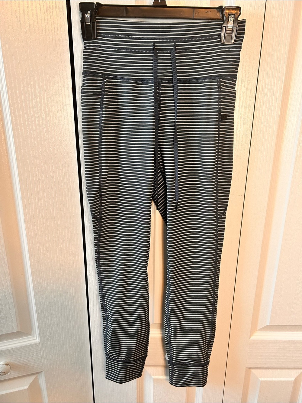 Halara Leggings Womens S Gray Striped Jogger High Rise Drawstring Pockets Yoga